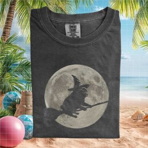 Pug Witch Flying on Broomstick Full Moon T Shirt