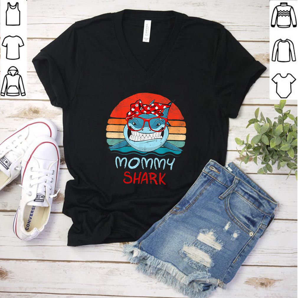 Awesome Vintage Retro Mommy Sharks Glasses gift for Women shirt