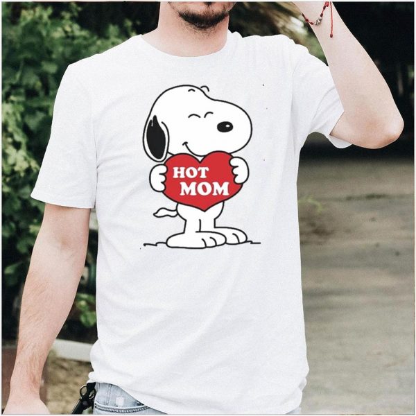 Snoopy hug heart hot mom shirt