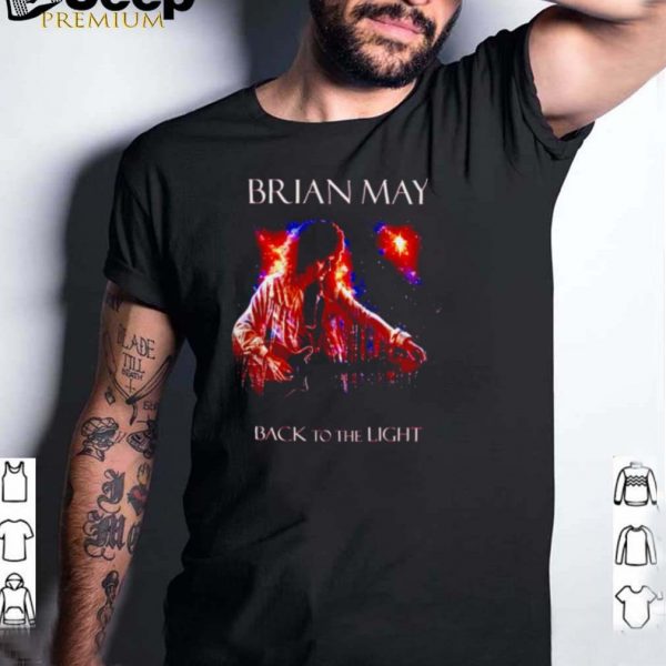 Queen brian may back to the light shirt