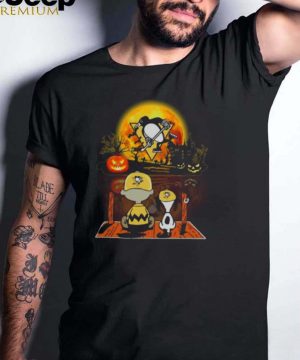 Snoopy and Charlie Brown Pumpkin Pittsburgh Penguins Halloween Moon shirt