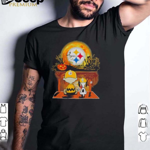 Snoopy and Charlie Brown Pumpkin Pittsburgh Steelers Halloween Moon shirt