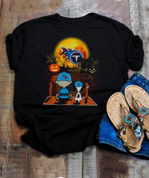 Snoopy and Charlie Brown Pumpkin Tennessee Titans Halloween Moon shirt