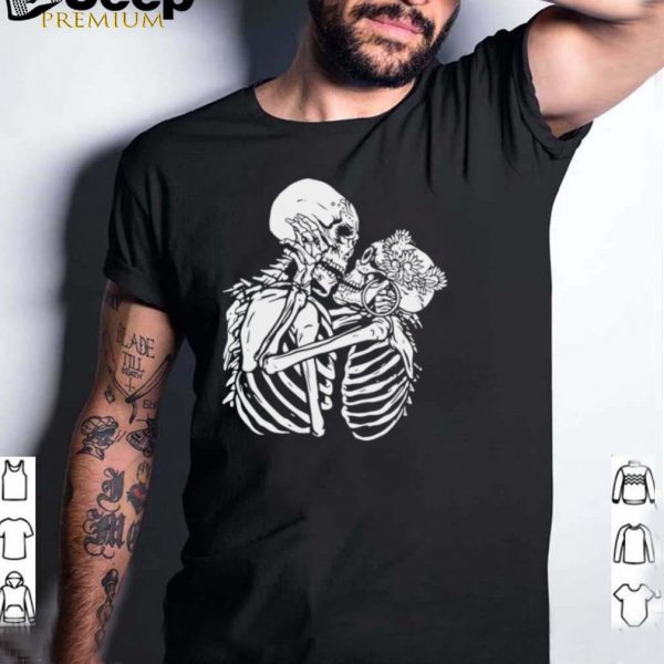 Santa Muerte Two Skeletons Kissing T shirt
