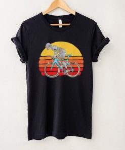 Official Retro Futurism Robot Cyclist Bicycle Futuristic Sunset Bike T Shirt