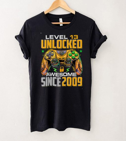 Level 13 Unlocked Awesome Since 2009 13th Birthday Gaming T Shirt