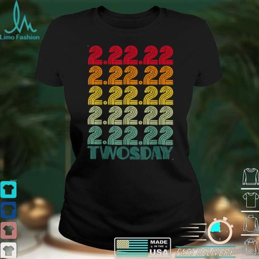 TWOSDAY February 22nd 2022 Funny 2_22_22 Retro Vintage TWOs T Shirt