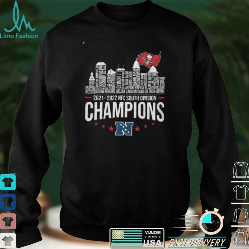 Tampa Bay Buccaneers 2021 2022 NFC South Division Champions NFL Autographed Two Sided Graphic Unisex T Shirt