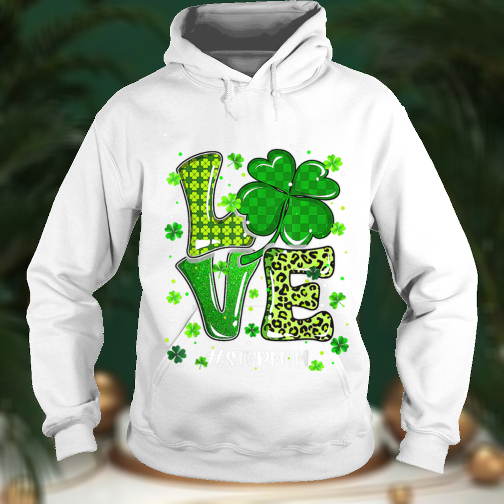 Love Stepmom Green Plaid Leopard St Patrick's Day Clover T Shirt