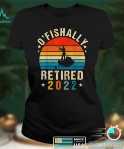 Ofishally Retired 2022 Fishing Retro Retirement Dad Men T Shirt