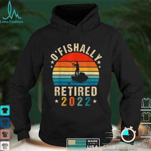 Ofishally Retired 2022 Fishing Retro Retirement Dad Men T Shirt