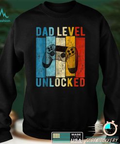 Pregnancy Announcement Dad Level Unlocked New Daddy Father T Shirt sweater shirt