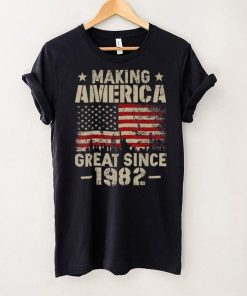 Vintage Making America Great Since 1982 Retro 40th Birthday T Shirt sweater shirt