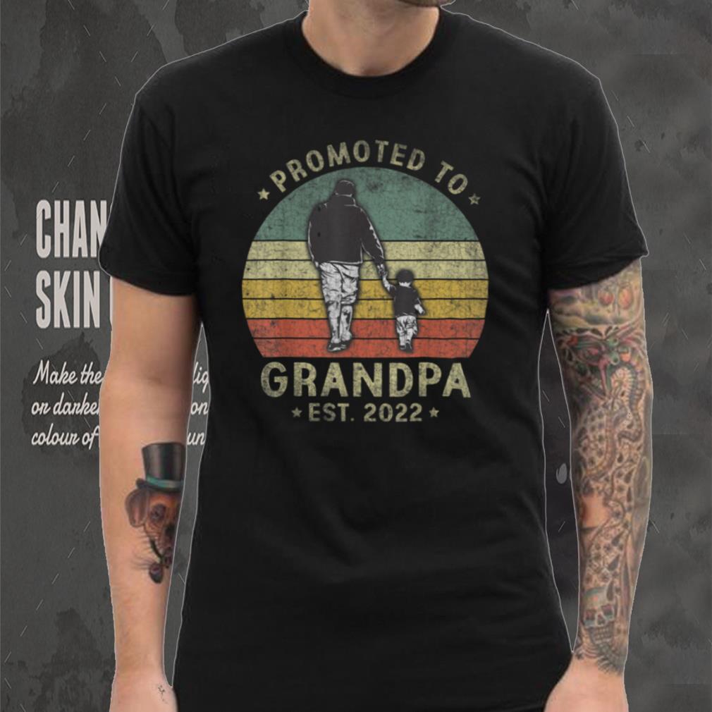Mens Promoted to Grandpa Est 2022 Vintage First Time Grandpa T Shirt