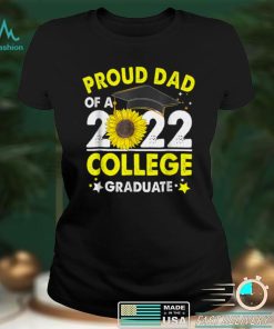 Mens Proud Dad Of A 2022 Graduate Graduation College Student T Shirt