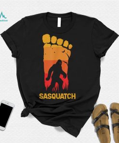 80's Vintage Bigfoot Silhouette Sun Sasquatch Mens Womens T Shirt