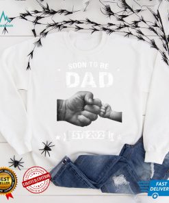 Soon To Be Dad Est. 2022 Expect Baby New Dad Christmas T Shirt