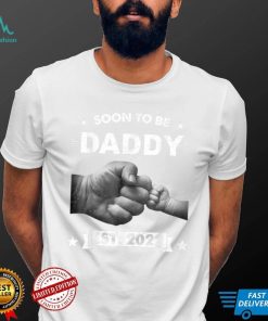 Soon To Be Daddy Est. 2022 Expect Baby New Dad Christmas T Shirt