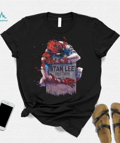 Spider Man hug Stan Lees grave shirt