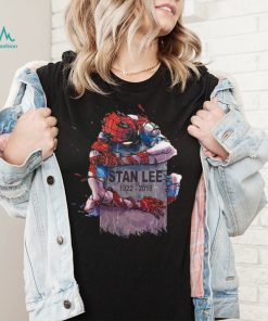 Spider Man hug Stan Lees grave shirt