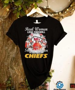 The Kansas City Chiefs T Shirt Real Women Love Football Smart Women Love The Chiefs Signatures2