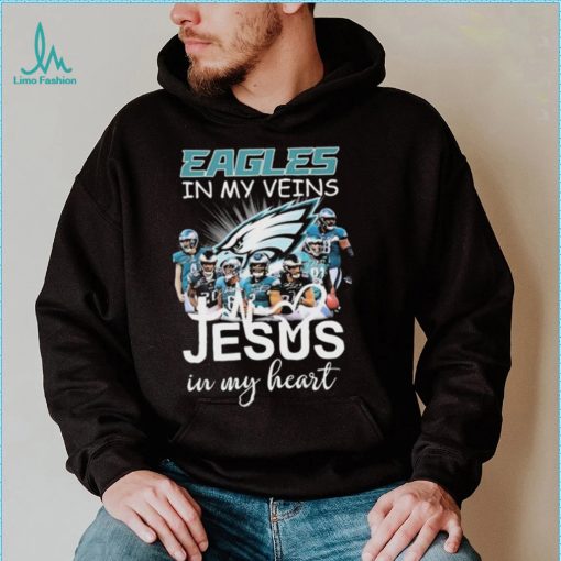 2022 The Eagles In My Veins Jesus In My Heart Signatures Shirt