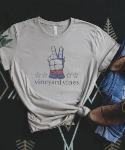 Nice vineyard vines boys’ lacrosse glove peace sign shirt
