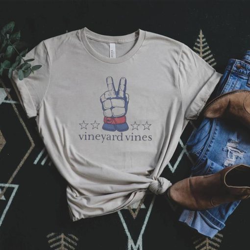 Nice vineyard vines boys’ lacrosse glove peace sign shirt