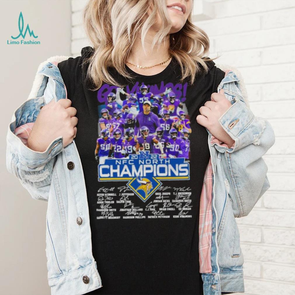 Minnesota Vikings 2022 NFC North Champions signatures shirt Minnesota Vikings 2022 NFC North Champions signatures shirt