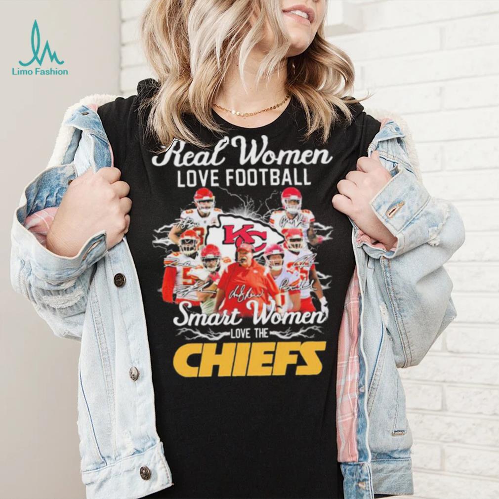 Real Women Love Football Smart Women Love The Chiefs Team 2022 Signatures Shirt