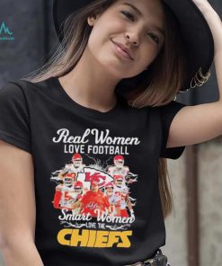 Real women love football smart women love the Chiefs with signatures 2022 lightning shirt