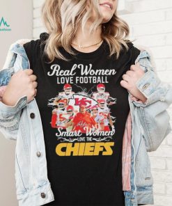 Real women love football smart women love the Chiefs with signatures 2022 lightning shirt