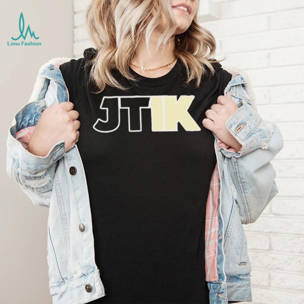 Toronto Maple Leafs wear JT1K logo shirt