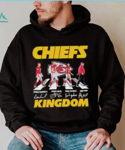 Chiefs kingdom Walking Abbey Road Patrick Mahomes Travis Kelce Isiah Pacheco Andy Reid signatures shirt