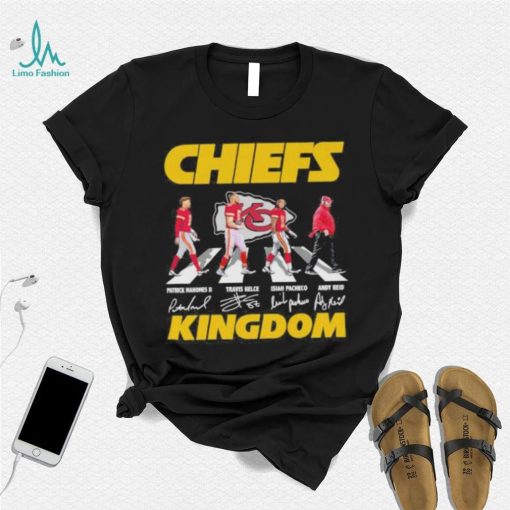 Chiefs kingdom Walking Abbey Road Patrick Mahomes Travis Kelce Isiah Pacheco Andy Reid signatures shirt