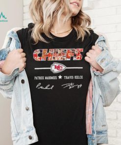 Kansas city Chiefs Patrick Mahomees Travis Kelce signatures shirt