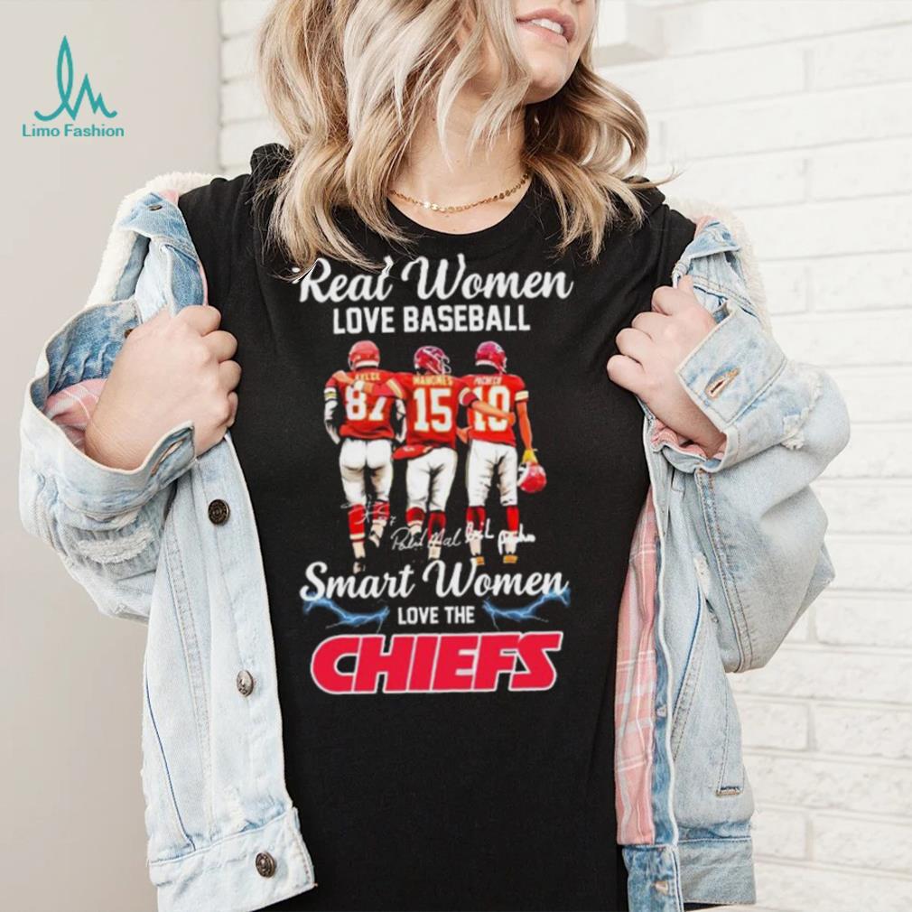 Real Women Love Football Smart Women Love The Chiefs Travis Kelce Patrick  Mahomes And Isiah Pacheco Signatures Shirt - Limotees