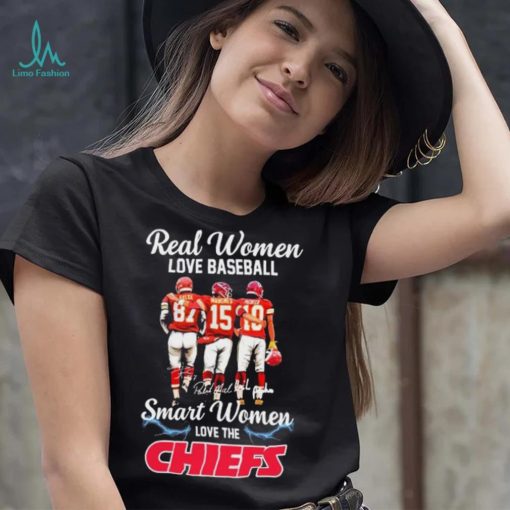 Real Women Love Football Smart Women Love The Chiefs Travis Kelce Patrick Mahomes And Isiah Pacheco Signatures Shirt