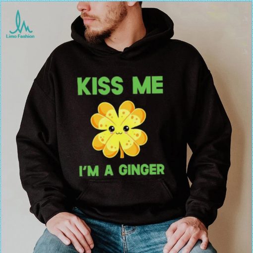 St’ Patrick’s Day gold Shamrock kiss me I’m a ginger T shirt