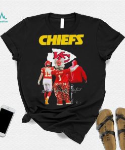 The Chiefs Patrick Mahomes Kc Wolf And Andy Reid Signatures Shirt