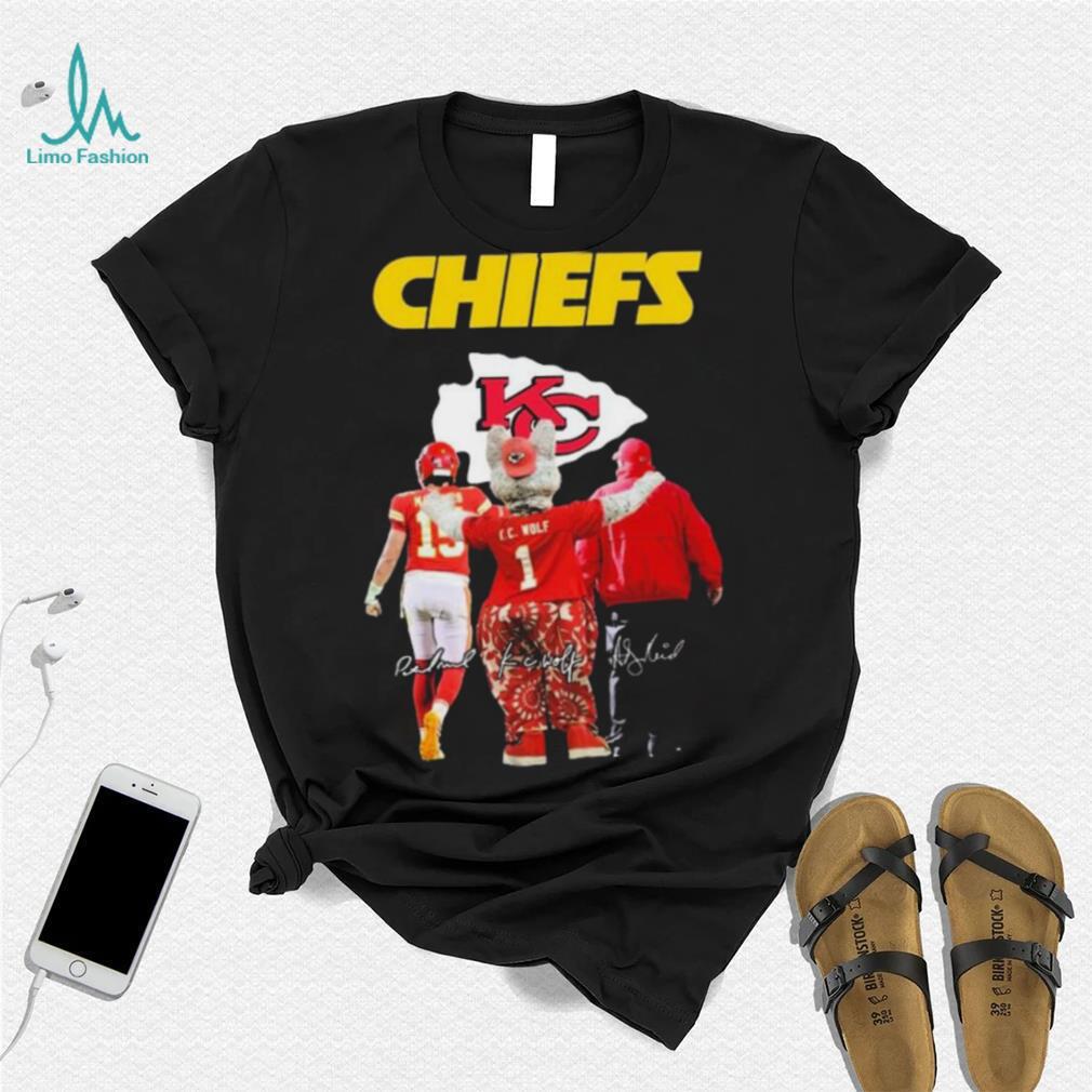 The Chiefs Kc Wolf Patrick Mahomes II And Andy Reid Signatures Shirt -  Limotees