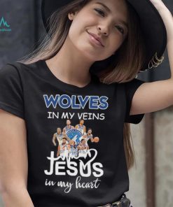 Wolves in my veins Jesus in my heart signatures shirt