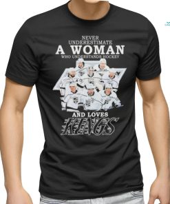 Never Underestimate A Woman Who Understands Hockey And Love New York Rangers Shirt