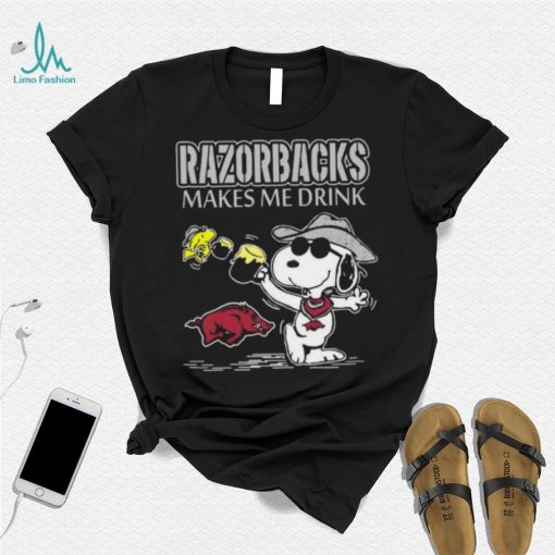 Snoopy And Woodstock Arkansas Razorbacks Makes Me Drinks Shirt