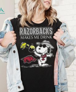 Snoopy And Woodstock Arkansas Razorbacks Makes Me Drinks Shirt