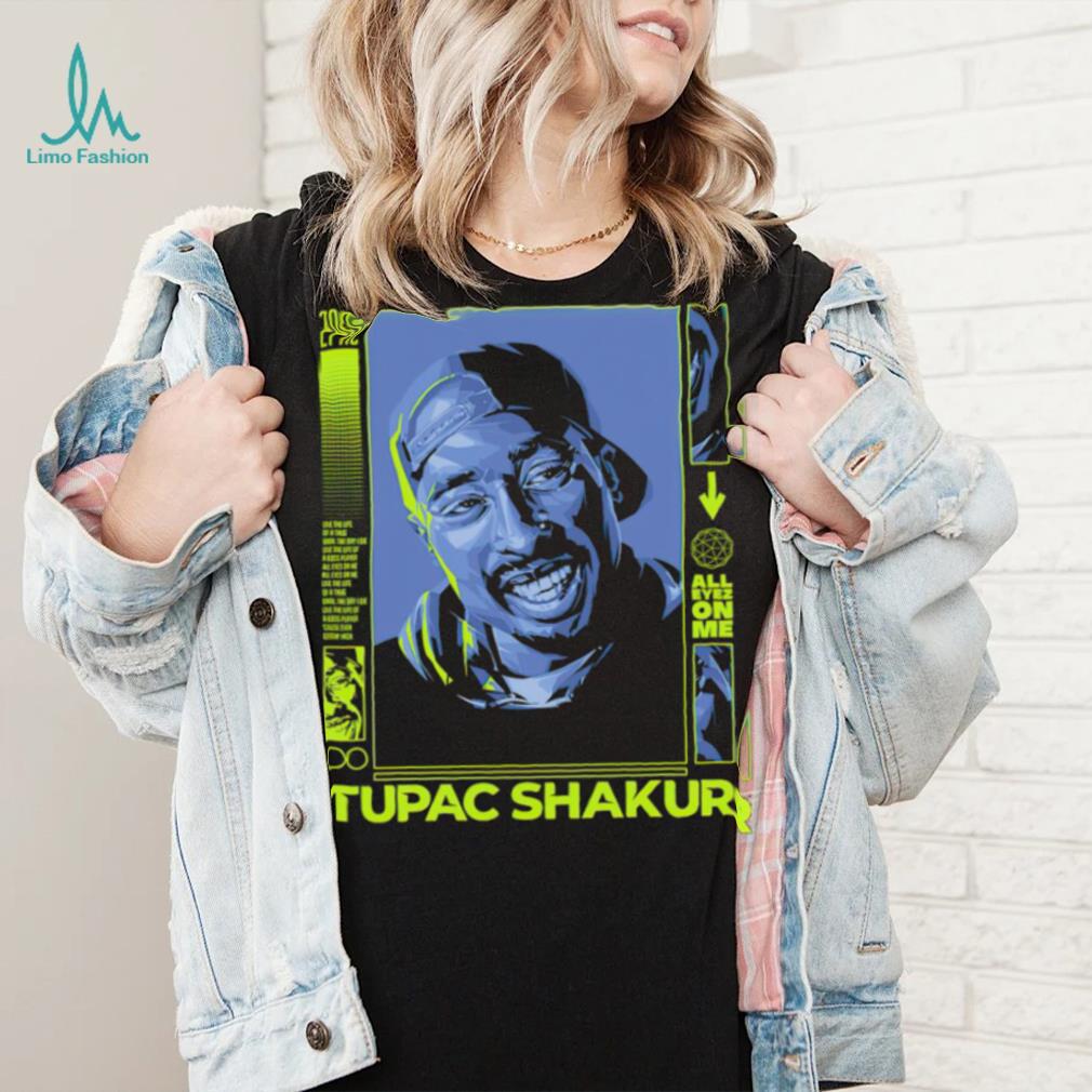 90s Fashion: Tupac Shakur's street style in iconic outfits