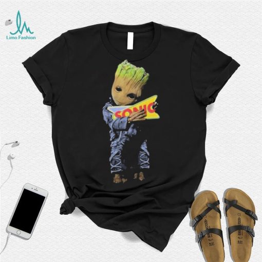 Baby yoda hug sonic logo 2023 t shirt