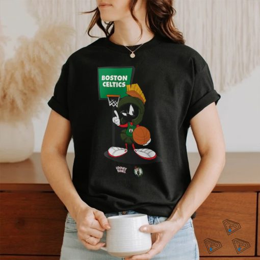 Boston Celtics Looney Tunes Marvin the Martian Graphic T Shirt   Mens