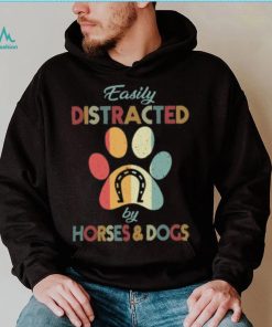 Easily distracted by horse and dogs retro distracted T Shirt