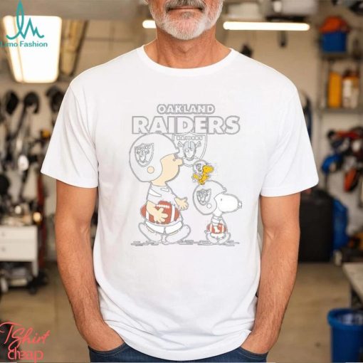 Oakland Raiders Snoopy Plays The Football Game shirt